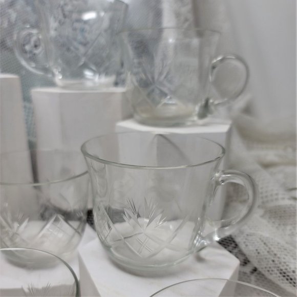 Vintage Glass Coffee Tea Cups Clear w/ Cut Design 8 Pc - Picture 3 of 10